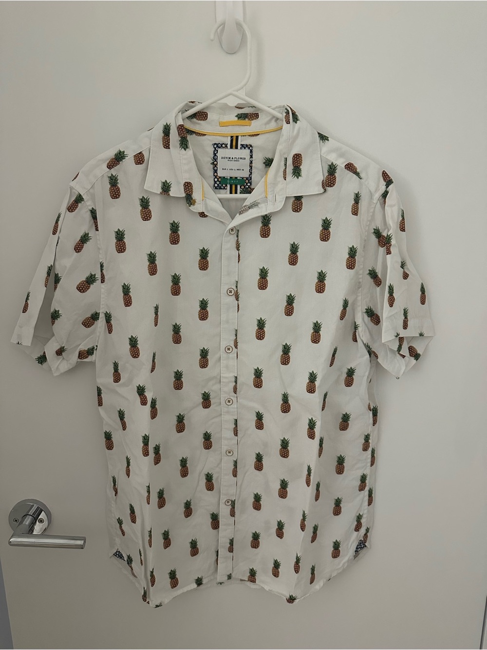 Denim & Flower White Pineapple Print Short-Sleeve Button-Down Shirt